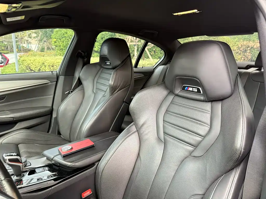 BMW M5 — миниатюра 5