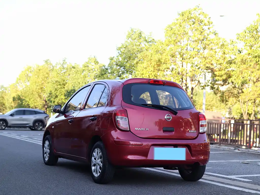 Nissan March — миниатюра 4