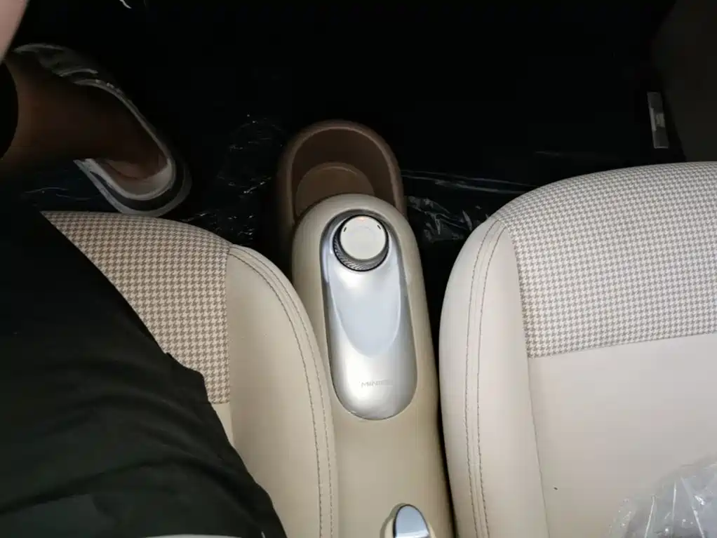 Wuling MINIEV — миниатюра 14