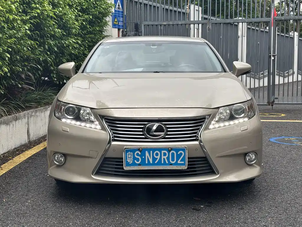 Lexus ES — миниатюра 2