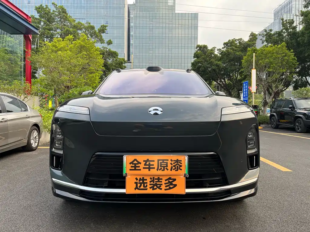 NIO ES8