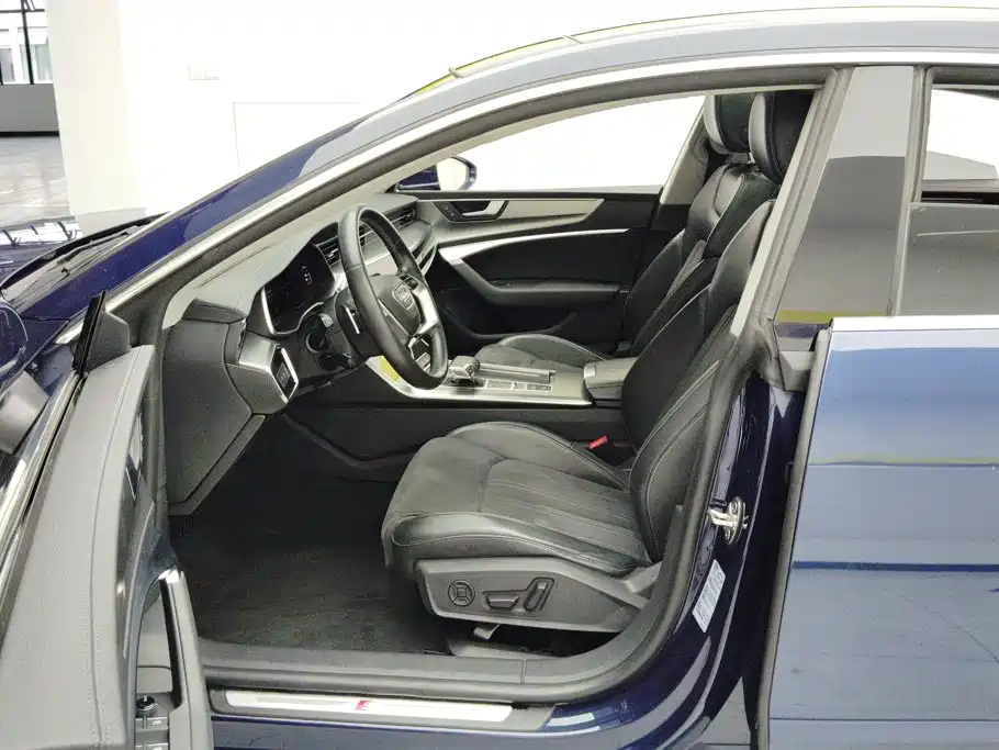 Audi A7L — миниатюра 9