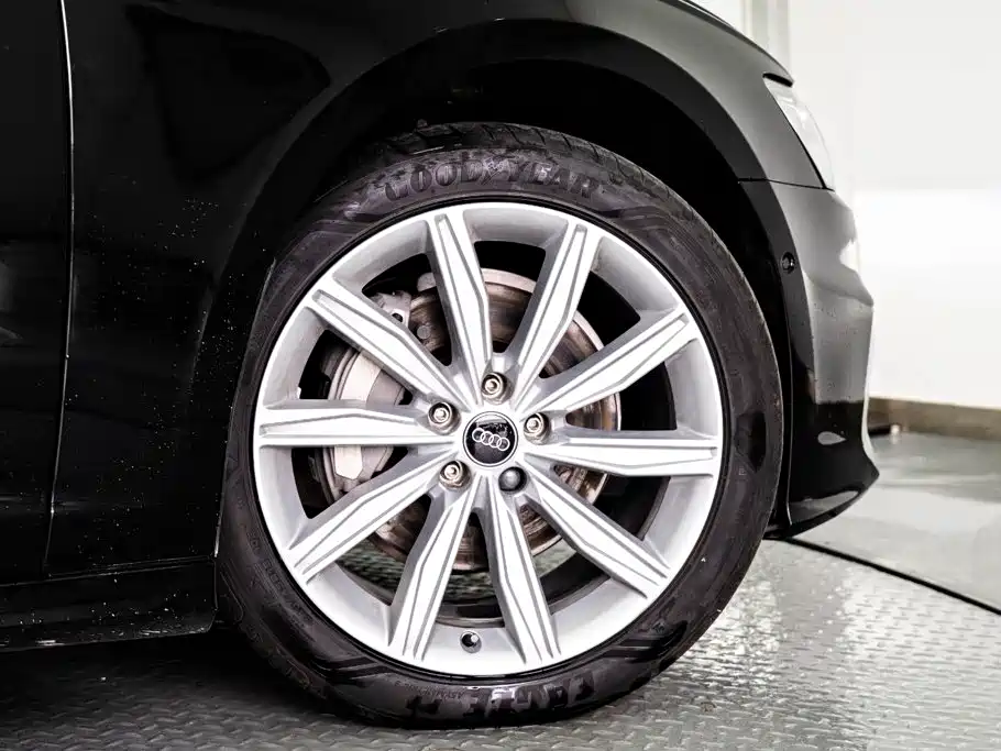 Audi A6L — миниатюра 6