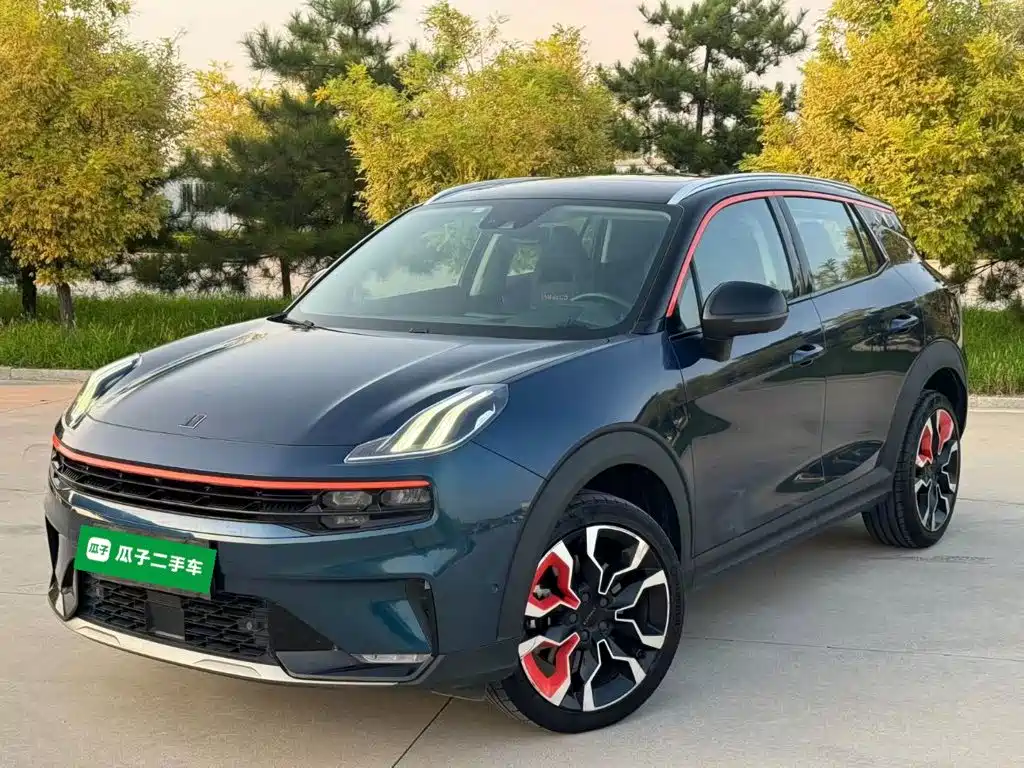 Lynk & Co 06