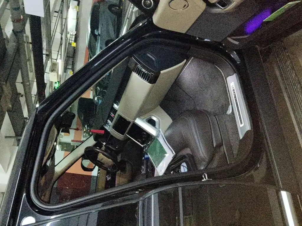 Land Rover Range Rover — миниатюра 18