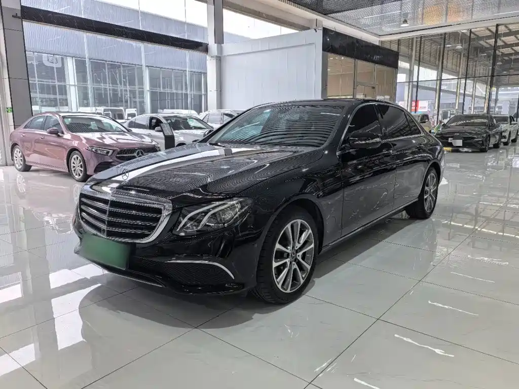 Mercedes-Benz E-Class — миниатюра 2
