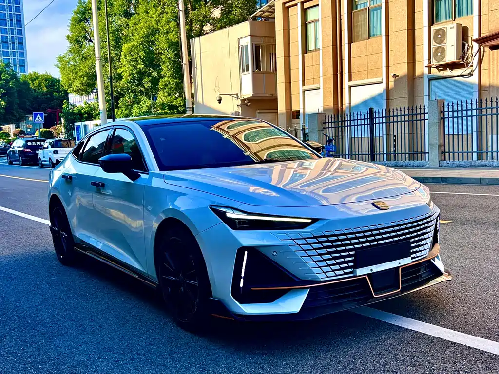 Changan UNI-V — миниатюра 3
