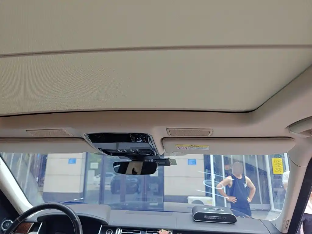 Land Rover Range Rover — миниатюра 9