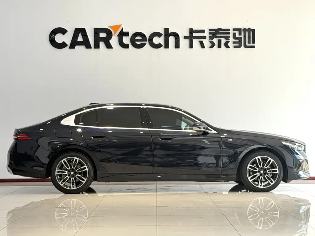 BMW 5 Series 5 2024 525Li M Sport