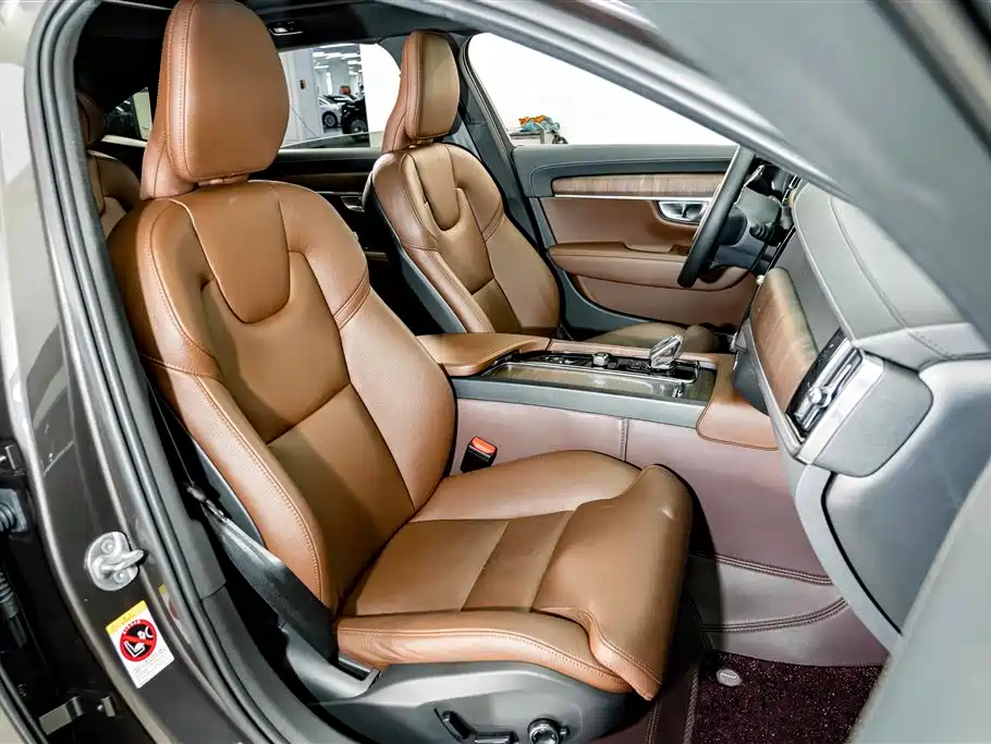 Volvo S90 — миниатюра 19