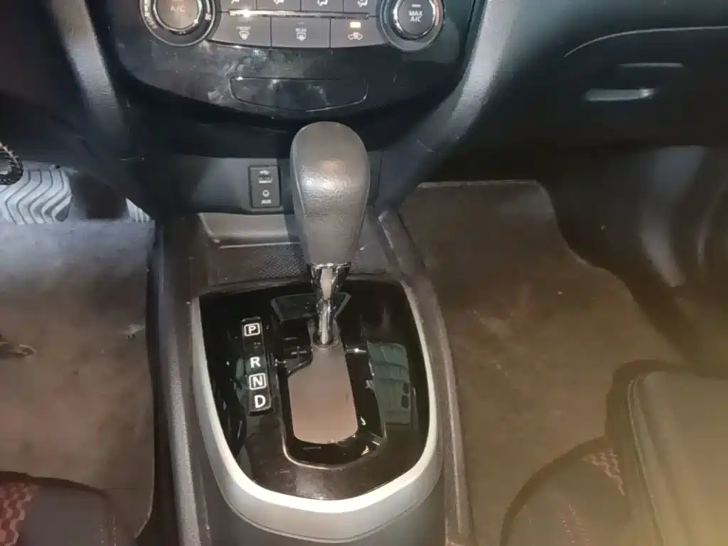 Nissan Qashqai — миниатюра 14