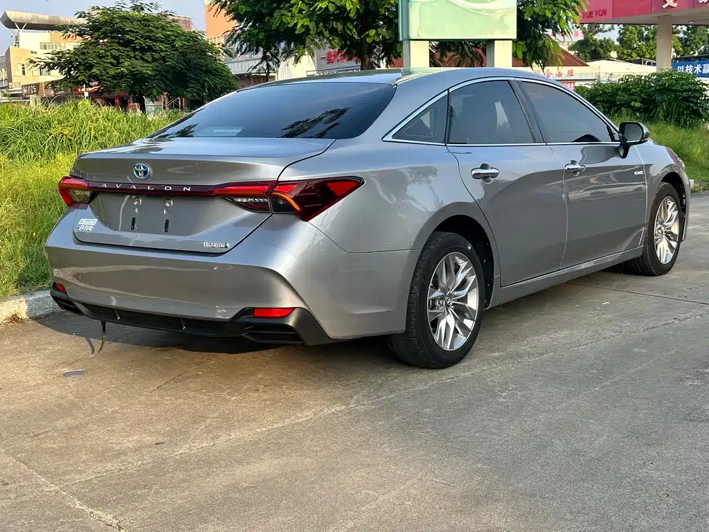 Toyota Avalon — миниатюра 8