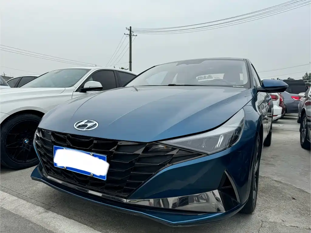 Hyundai Elantra 2022