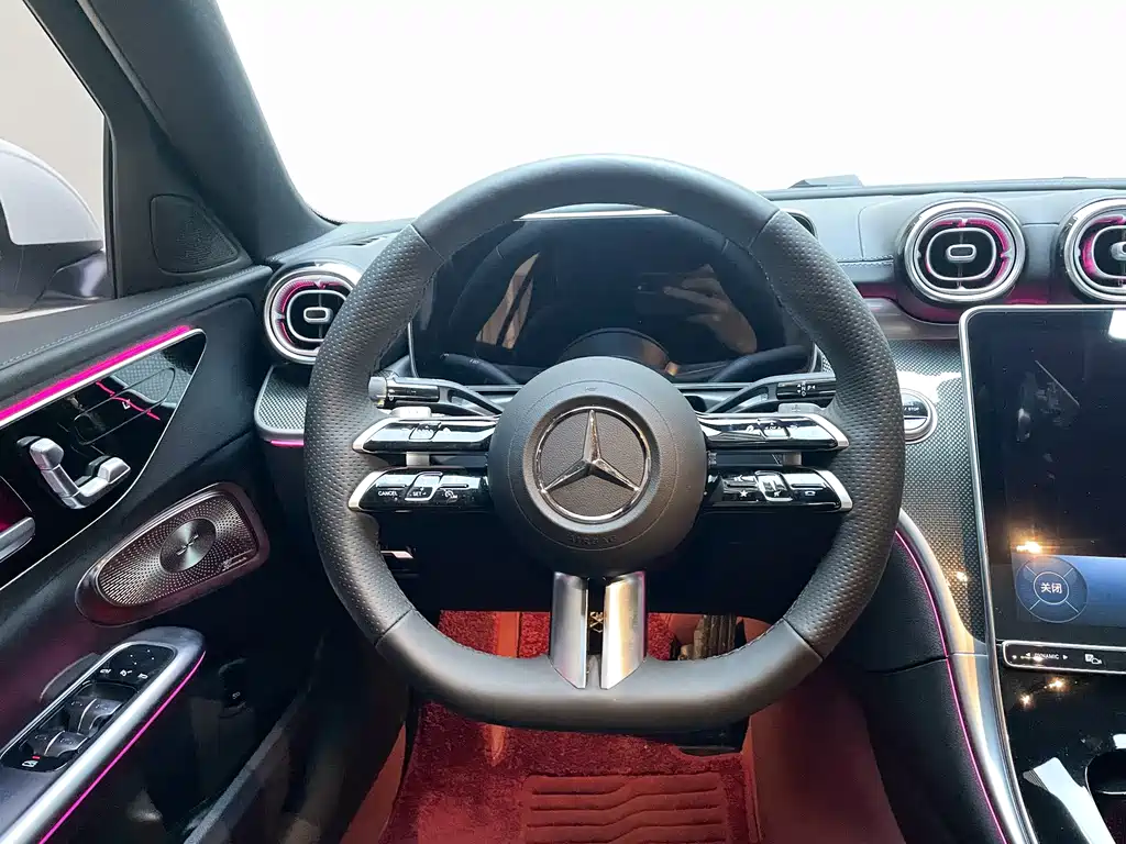 Mercedes-Benz C-Class — миниатюра 14