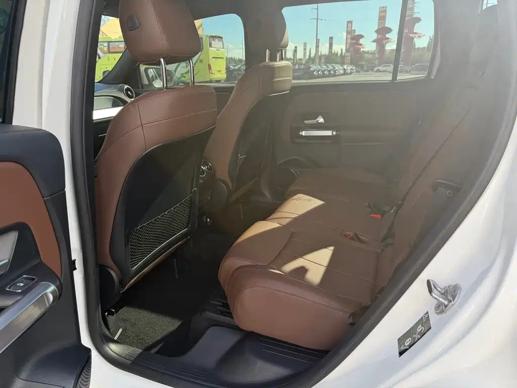Mercedes-Benz GLB — миниатюра 9