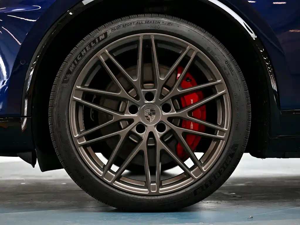 PORSCHE MACAN NEW ENERGY