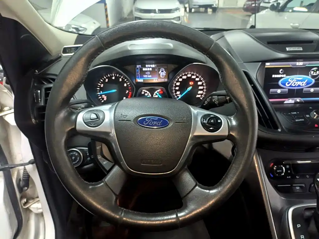 Ford Kuga — миниатюра 11