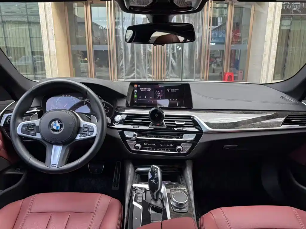 BMW 5 Series — миниатюра 19