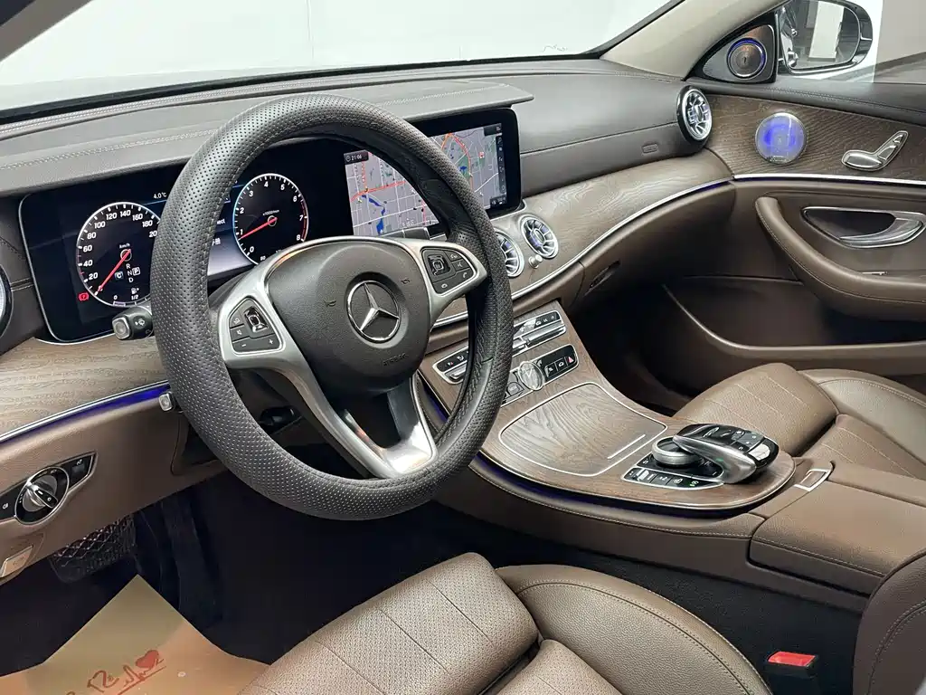 Mercedes-Benz E-Class — миниатюра 9