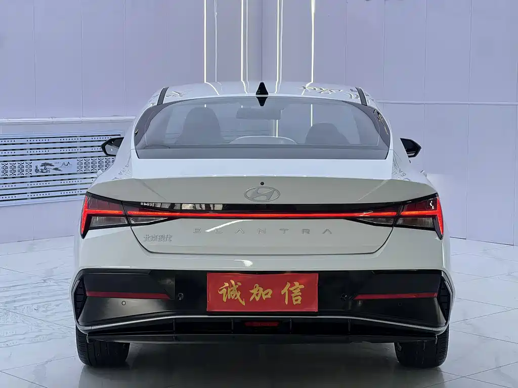 Hyundai Elantra — миниатюра 5