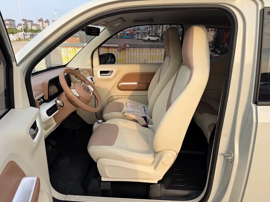 Wuling MINIEV — миниатюра 9