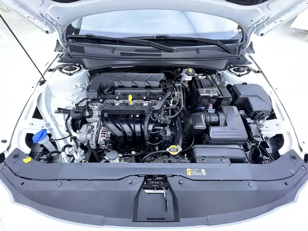 Hyundai Elantra — миниатюра 20