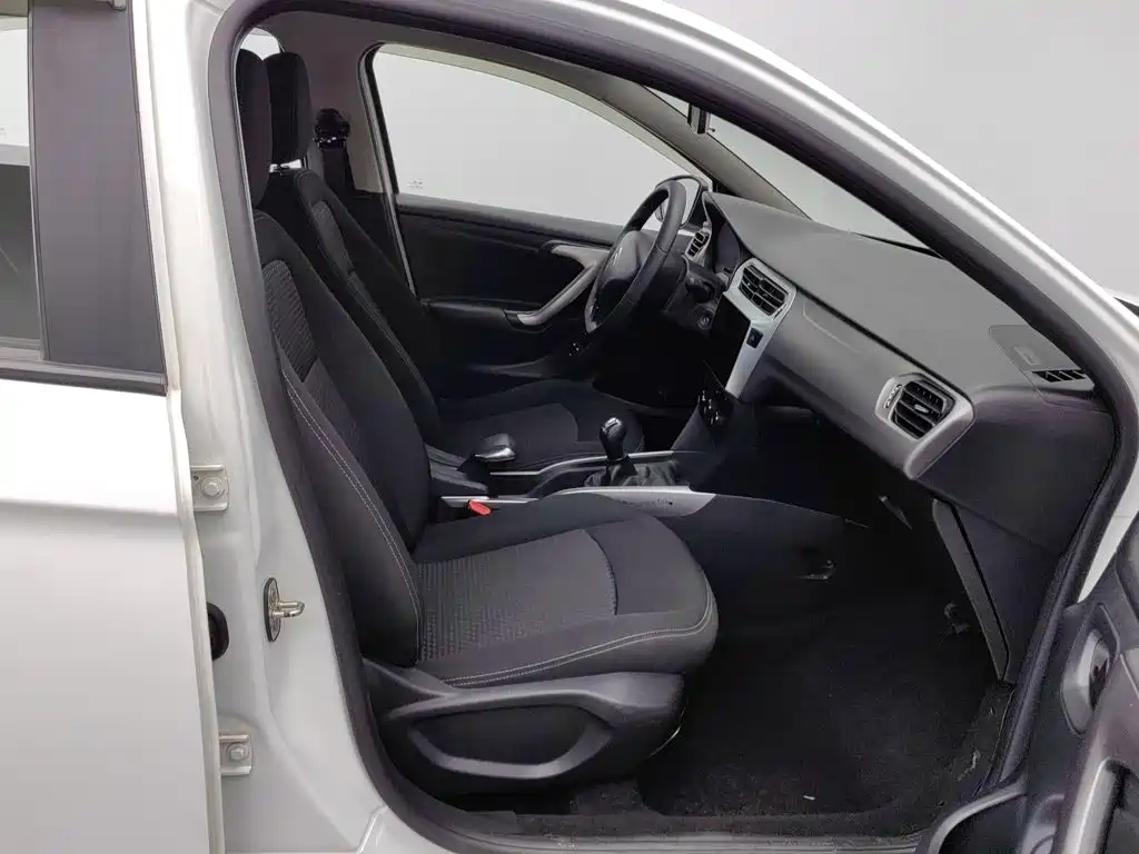 Citroen Elysee — миниатюра 23