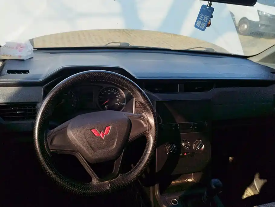 Wuling Hongguang PLUS — миниатюра 12