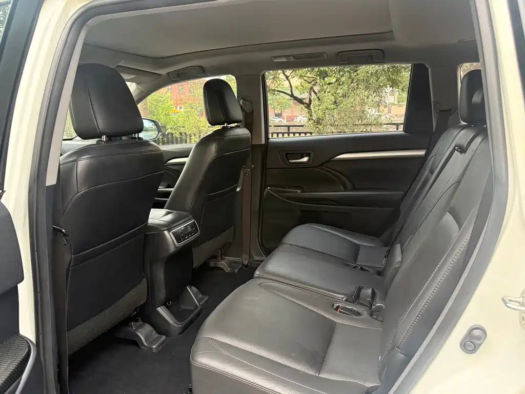Toyota Highlander — миниатюра 6