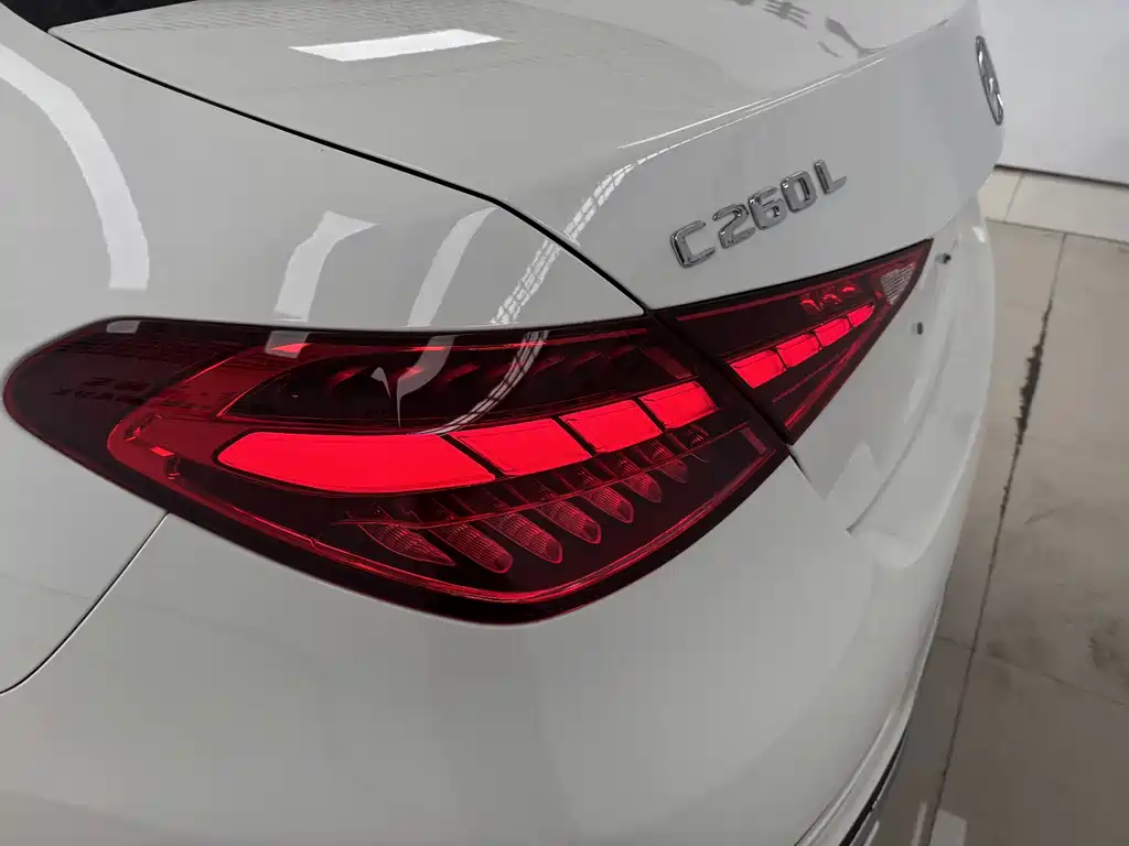 Mercedes-Benz C-Class — миниатюра 9