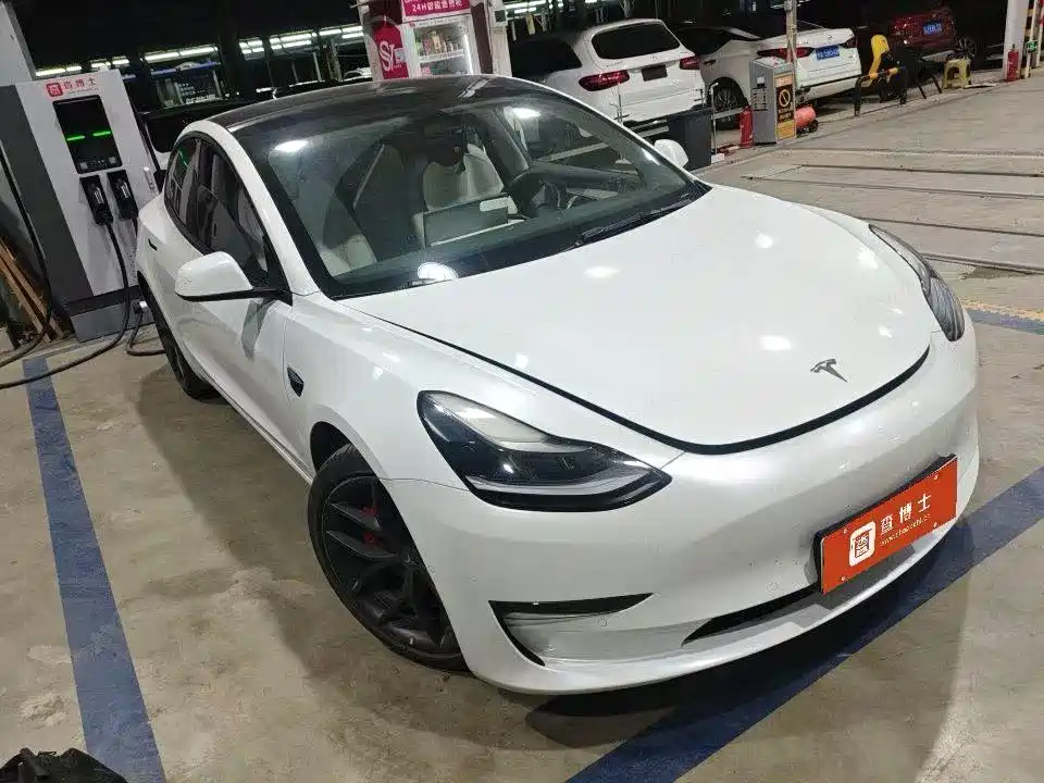 Tesla Model 3 — миниатюра 2