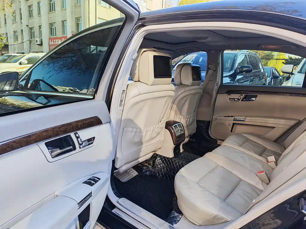 Mercedes-Benz S-Class S 2010 S 300 L Luxury