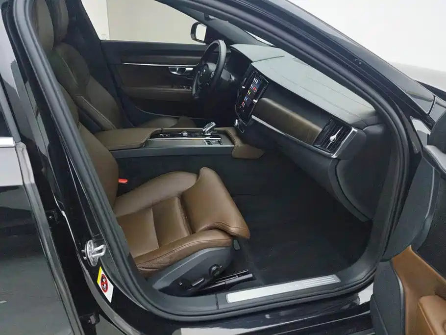 Volvo S90 — миниатюра 8