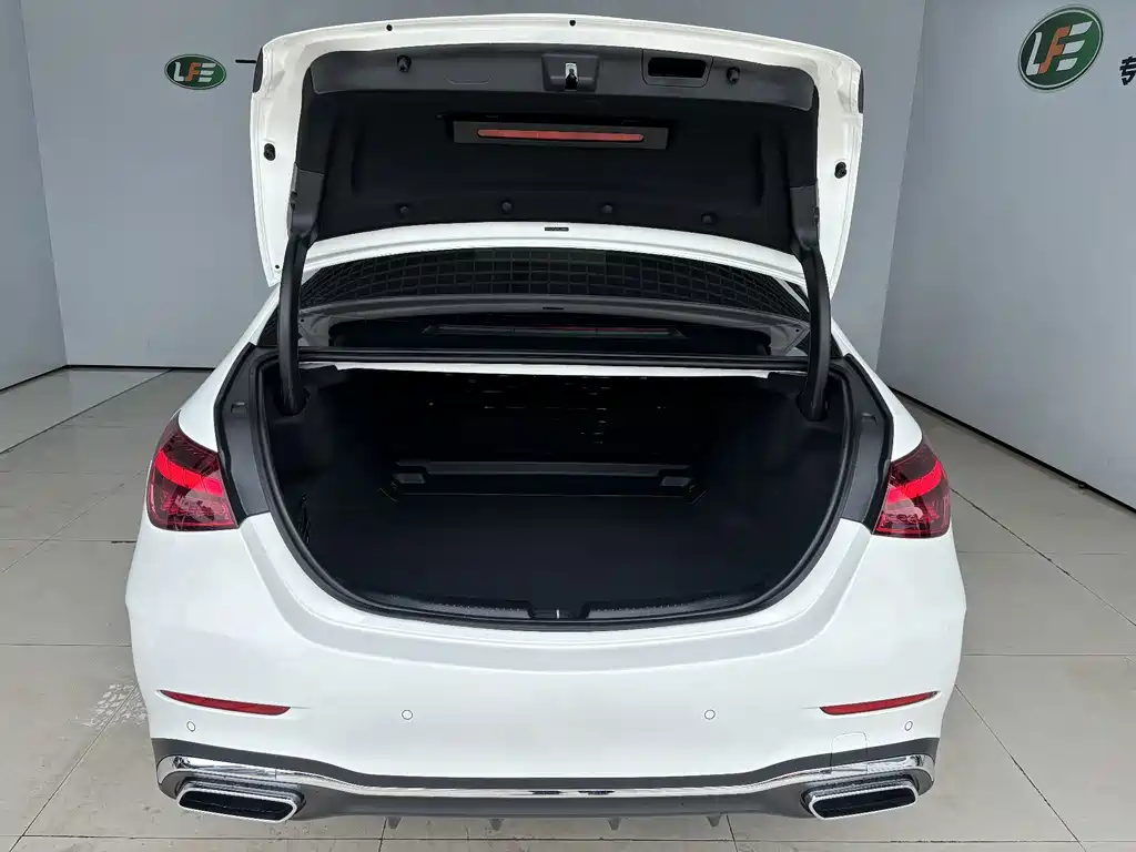 Mercedes-Benz C-Class — миниатюра 28
