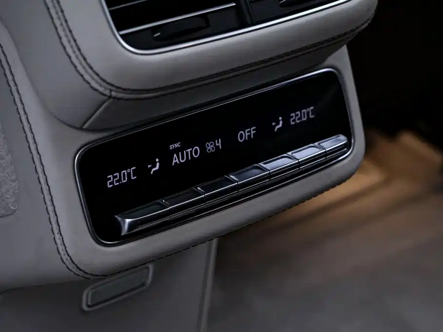 Mercedes-Benz GLS — миниатюра 20