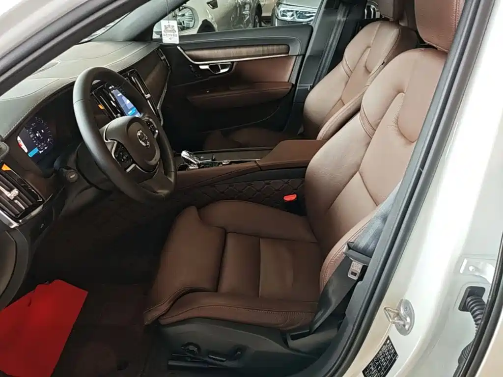 Volvo S90 — миниатюра 15