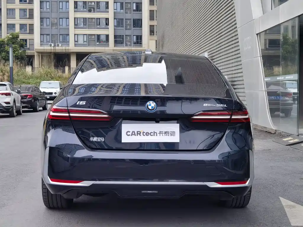BMW I5