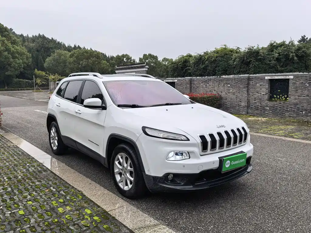 Jeep Cherokee — миниатюра 20