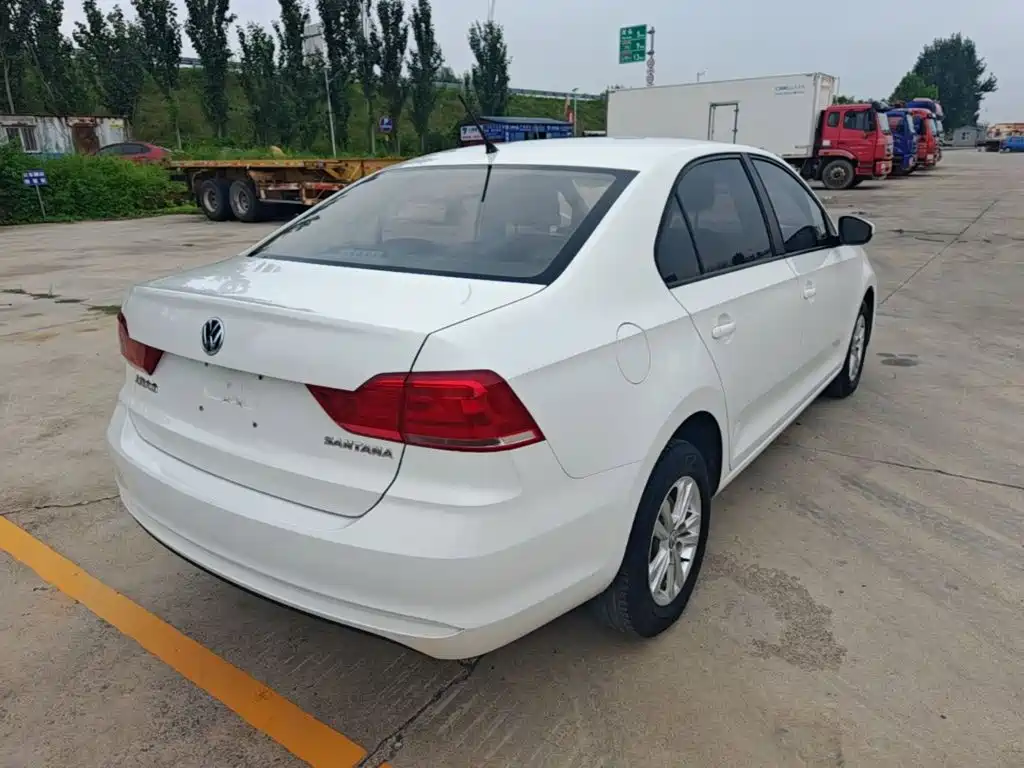 Volkswagen Santana — миниатюра 7
