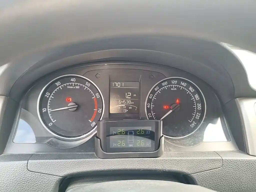Skoda Rapid Spaceback — миниатюра 12