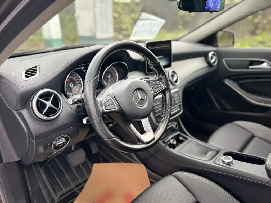 Mercedes-Benz GLA — миниатюра 12