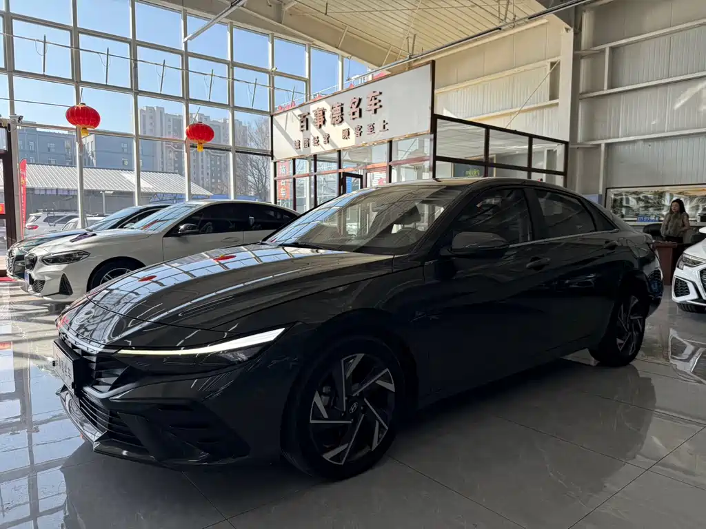 Hyundai Elantra 2023