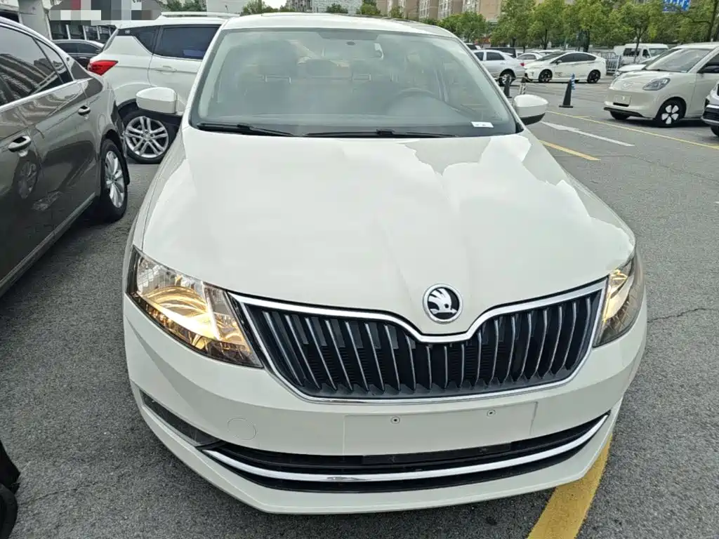 Skoda Rapid — миниатюра 3