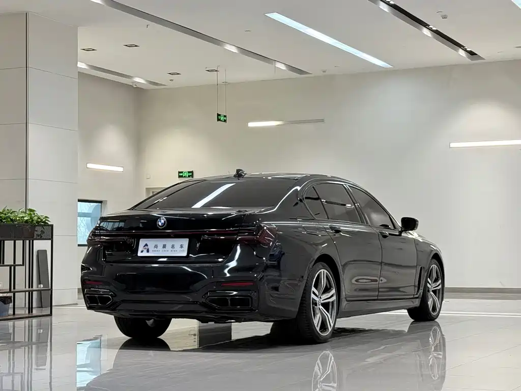 BMW 7 SERIES