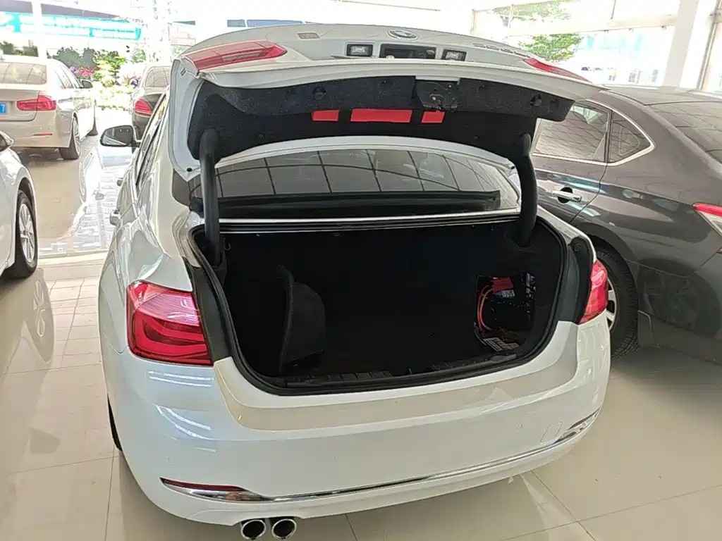 BMW 3 Series — миниатюра 19