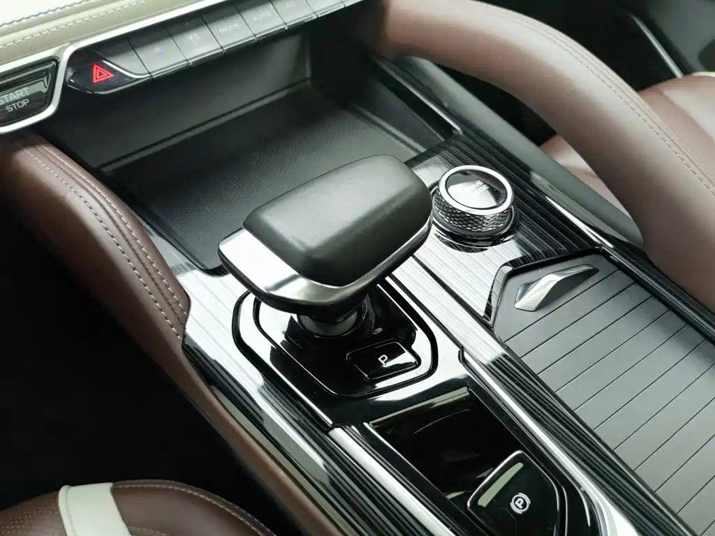 Geely Xingyue L — миниатюра 13