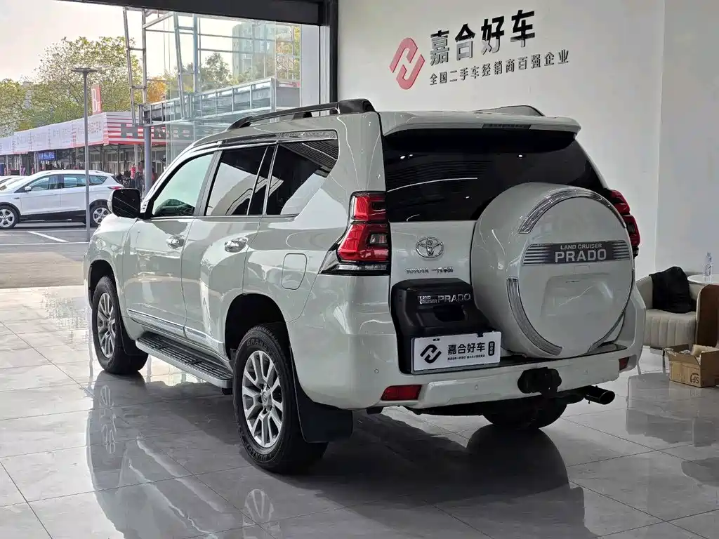 TOYOTA PRADO