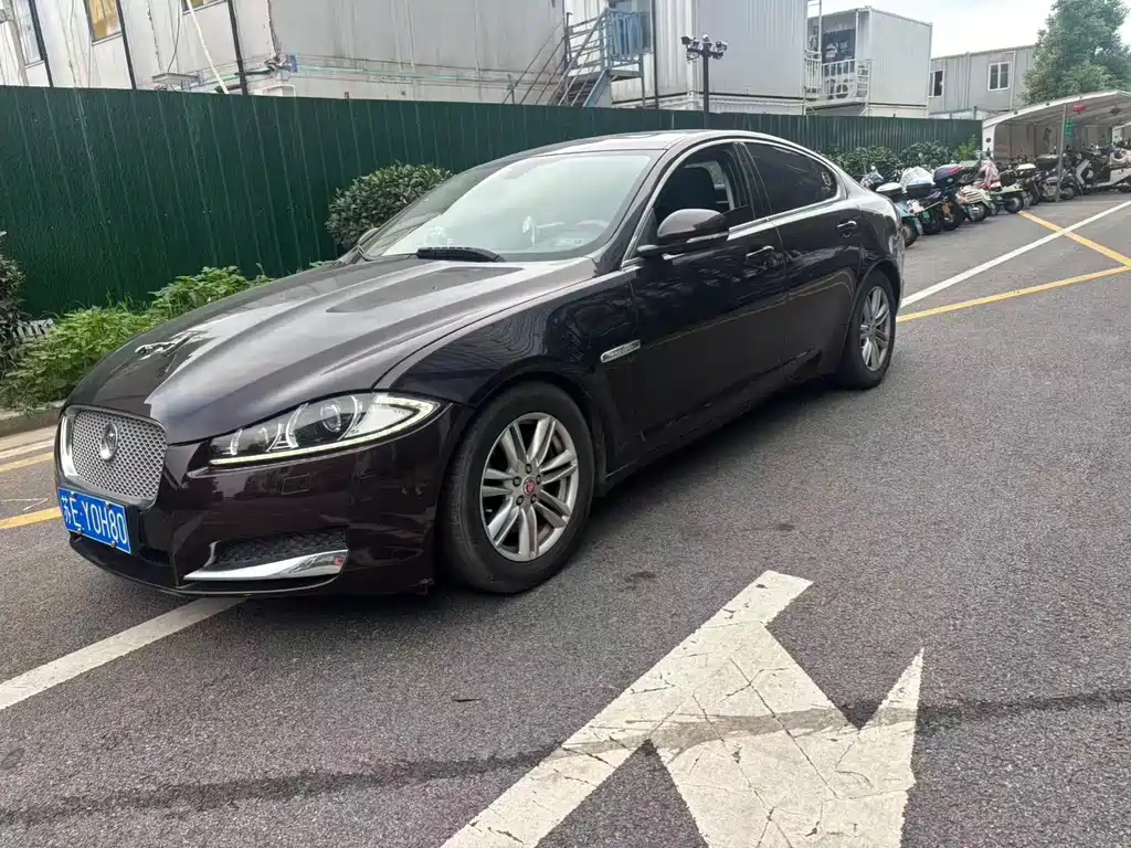 Jaguar XF