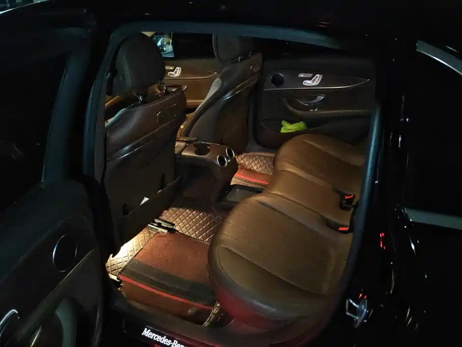 Mercedes-Benz E-Class — миниатюра 11