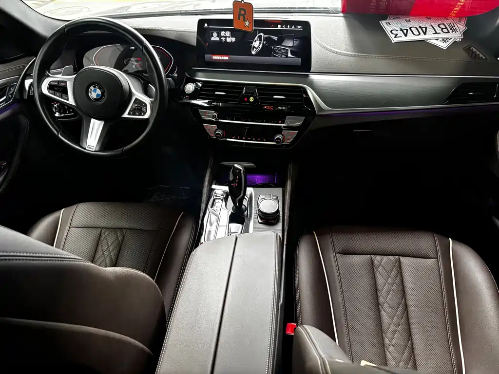 BMW 5 Series — миниатюра 8